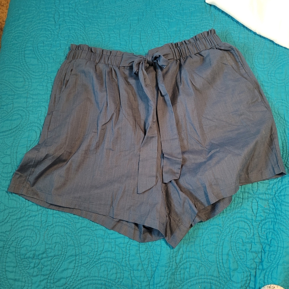 NWOT Plus Paperbag Waist Knot Front Shorts - Picture 4 of 4